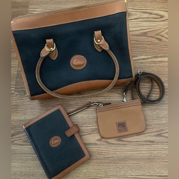 Dooney & Bourke Handbags - Dooney & Bourke Vintage All Weather Leather Purse w/ Straps and Accessories